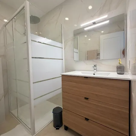 Cosy Vue Marina Piscine 4 Voyageurs Appartamento Mandelieu